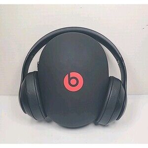 Beats Studio3 Wireless Over-Ear Bluetooth Headphones Matte Black EUC